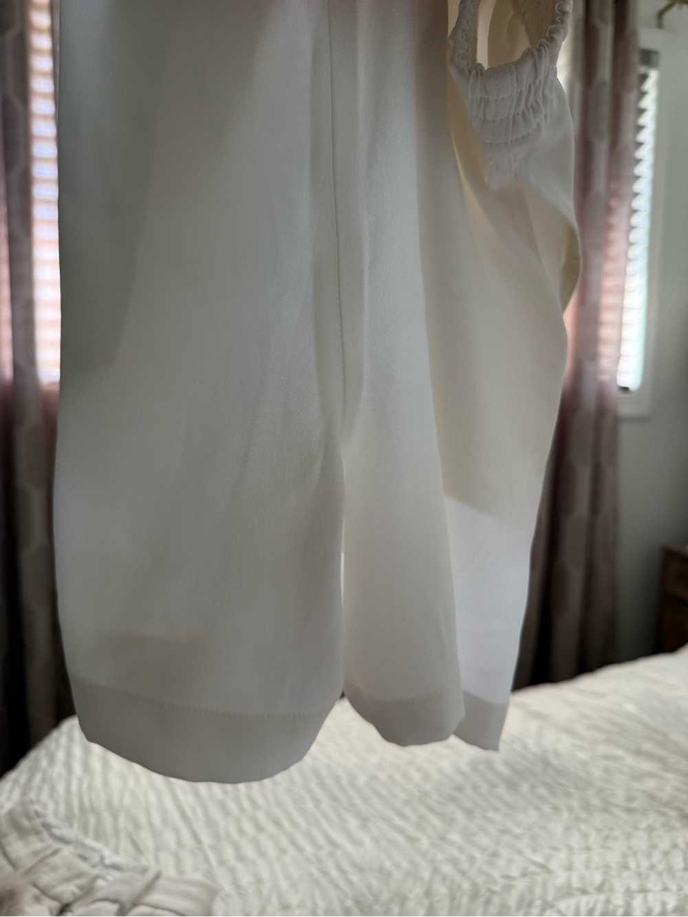 Babaton White Elastic-Waist Women's Shorts - Picture 4 of 5